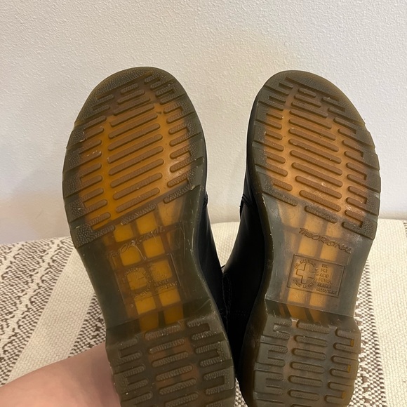 Dr. Martens 2976 Chelsea Boot - Women's,size 7 US , 5 UK , 38 - Picture 10 of 16